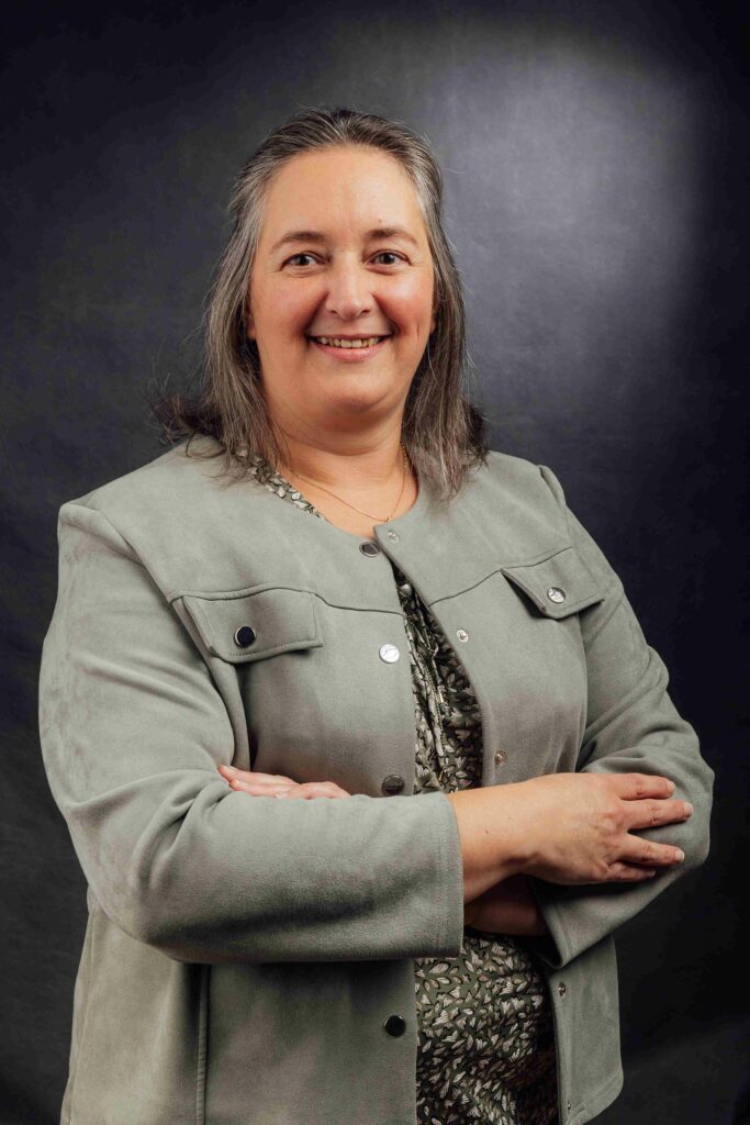 Photo de Sylvie Ecourtemer, ingénieure conseil spécialisée dans la veille et le conseil